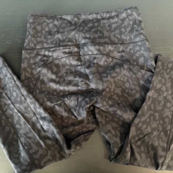 Lululemon Fast and Free Crop Leggings in Size 6- Formation Camo Deep Coal Multi - Picture 11 of 11
